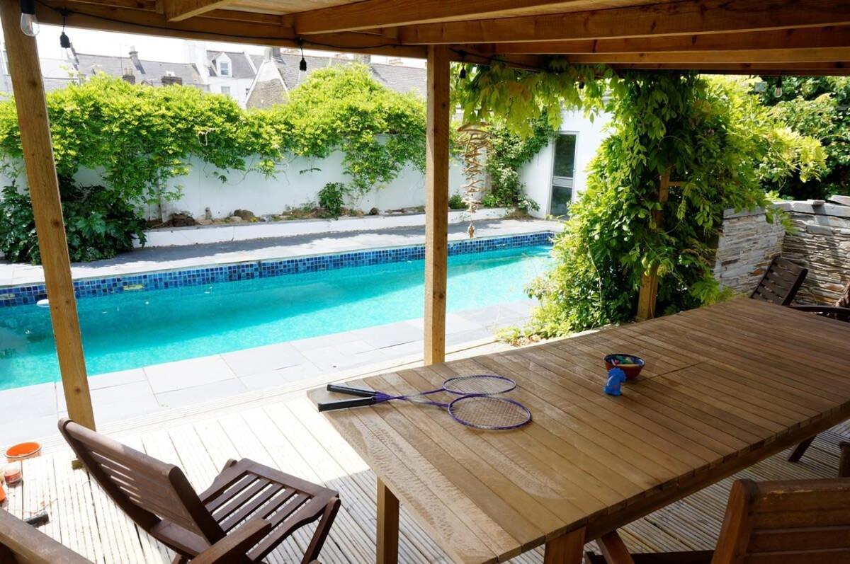Spacious Town House With Swimming Pool Plymouth Exterior photo